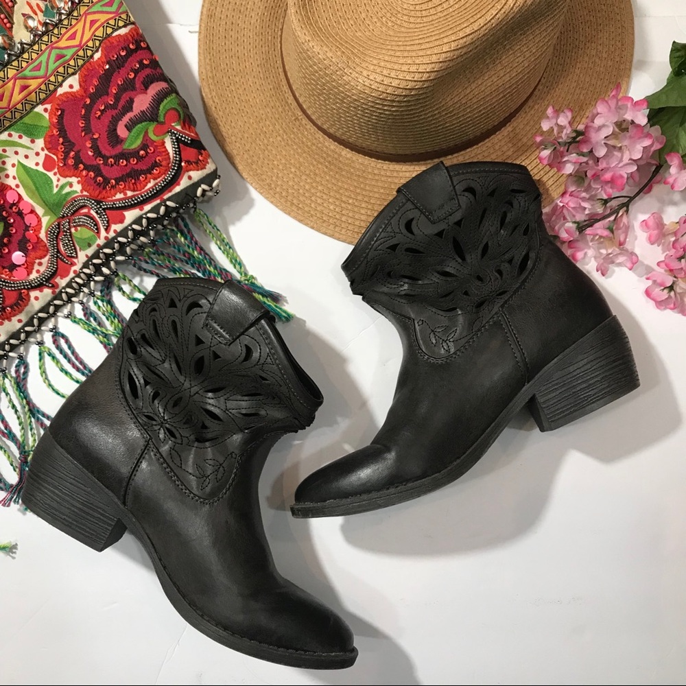 Arizona Jeans Cutout Ankle Boots